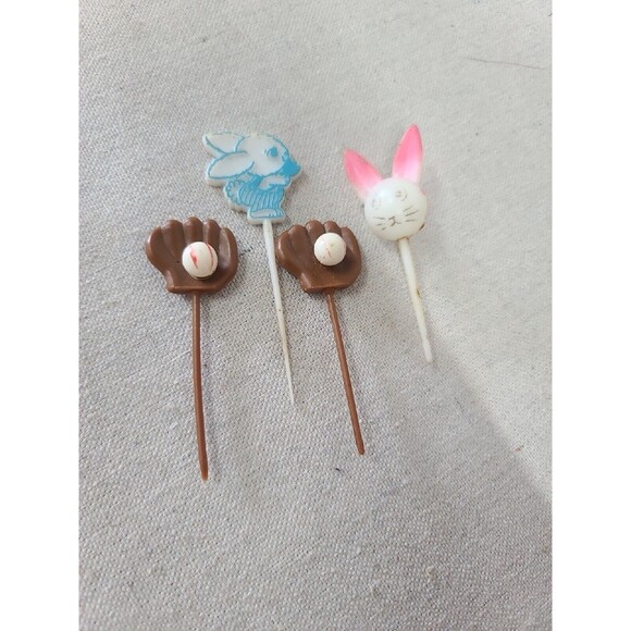 Vintage 1960s Spring Easter lot of 4 HARD PLASTIC Cake Toppers Bunny Glove - Picture 1 of 3